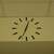 Slitechte Uhr im Flur