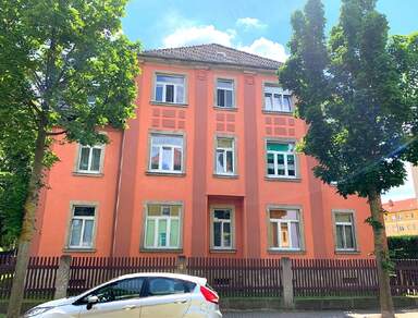 Großzügige Familienwohnung in ruhiger Lage und mit Balkon