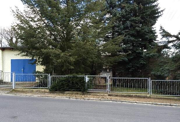 Rund 900 m² Baugrundstück in ruhiger Lage von Liegau-Augustbad vermittelt