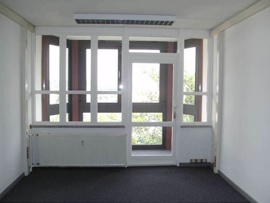 Büro mit Wintergarten