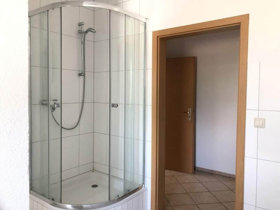 Dusche in Bürotrakt