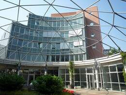 Im Dresdner Hansazentrum wurden ca. 1.500 m² Büro- und Ladenfläche vermietet.
