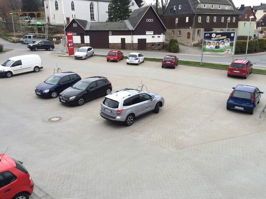 Parkplatz am Objekt