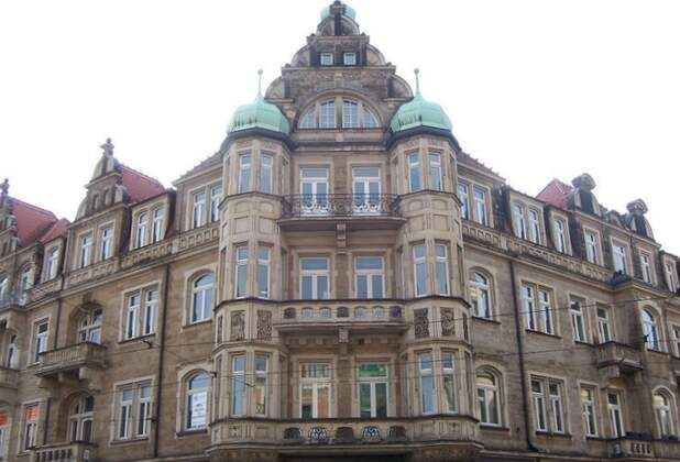 Mietvertrag über 200 m² Bürofläche am Schillerplatz in Dresden vermittelt!