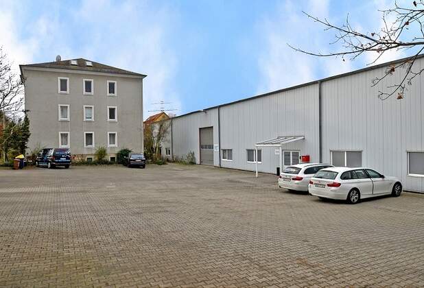 Wohn- und Geschäftshaus mit Lagerhalle in Dresden Sporbitz vermittelt