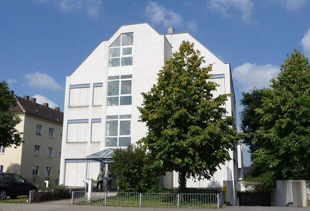 Pressemitteilung - Bürohaus mit einer Gesamtnutzfläche von 1.257 m² in Dresden Neustadt durch DER IMMO TIP vermittelt.
