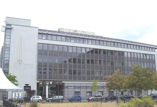 1.340 m² Bürofläche an Bildungswerk Ost-West gGmbH im Waldschlösschen vermittelt