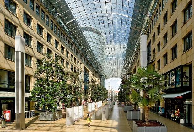 Kabel Deutschland eröffnet Kundencenter im WTC in Dresden
