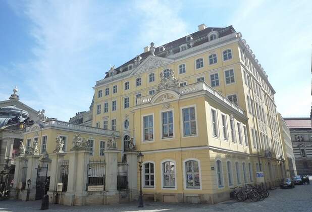 Rechtsanwälte mieten 310 m² Bürofläche am Dresdner Neumarkt!
