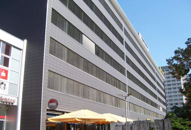 DER IMMO TIP - verkauft bereits 2012 ein 7.000m2 - Geschäftshaus in der Chemnitzer City