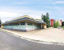 Supermarkt mit ausreichend Stellplätzen im Herzen von Arnsdorf zum Kauf