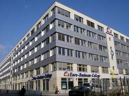 Bildungsträger mietet 505 m² Büro- und Schulungsfläche im Bürogebäude "TRIGON" am Wiener Platz in Dresden