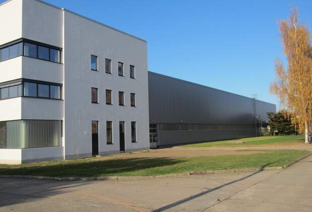 Die Firma art of people GmbH zieht auf die Niedersedlitzer Straße in Dresden