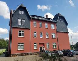 Sonnige 3-Raum-Wohnung in Mittweida - Wohnküche, Tageslichtbad mit Wanne und Dusche