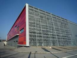 Deutsches Technologieunternehmen mietet im Gewerbegebiet Großröhrsdorf nahe Dresden