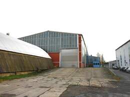 Pirna: Vermietung von ca. 1.560 m² Hallenfläche