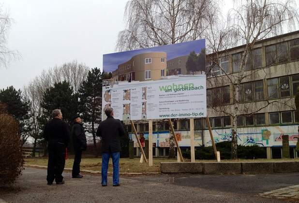 Bautafel für das Projekt Am Gorbitzbach steht! Erste Interessenten sind begeistert!