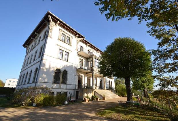 VERKAUFT ! Exklusive Eigentumswohung mit Blick auf Dresden vermittelt