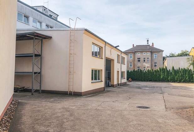 Radebeul: DER IMMO TIP vermittelt Mietvertrag über 280 m² Hallenfläche